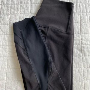 Lululemon scalloped cropped leggings